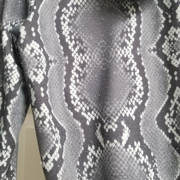 Adidas snakeskin hoodie sweatshirt small - Picture 4 of 7